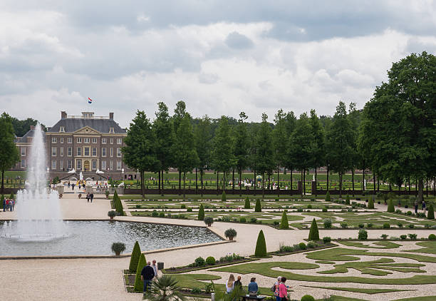 palazzo reale di het loo in olanda - apeldoorn foto e immagini stock