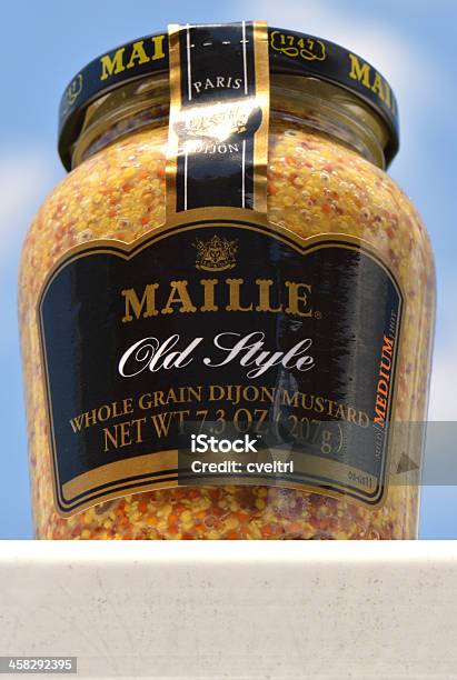 Maillé Vecchio Stile Di Cereali Integrali Mostarda Di Digione - Fotografie stock e altre immagini di Mostarda di Digione