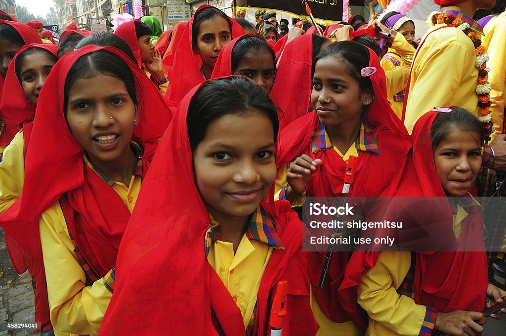 Ragazze alla processione su di Akali Dal festival - Foto stock royalty-free di Adolescente