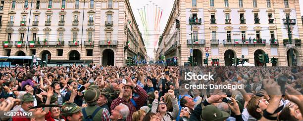 Evento Italia 150 Le Facce In Tricromia - Fotografie stock e altre immagini di Anniversario - Anniversario, Caccia - Aereo militare, Composizione orizzontale