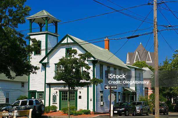 Historic House Marthas Vineyard Stock Photo - Download Image Now - Architecture, Bench, Blue