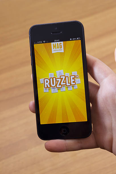 ruzzle für iphone 5 - ruzzle stock-fotos und bilder