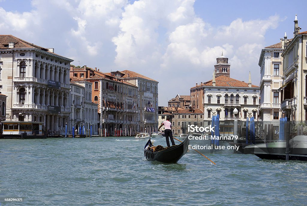 Gondoleiro passeios de gôndola no Grand canal, Veneza, Itália - Foto de stock de Adulto royalty-free