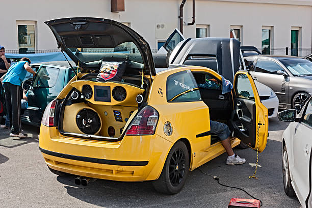 sistema de som de carro - car stereo imagens e fotografias de stock