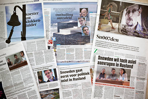 edward snowden # 2 xxxl - nsa edward snowden newspaper the media zdjęcia i obrazy z banku zdjęć