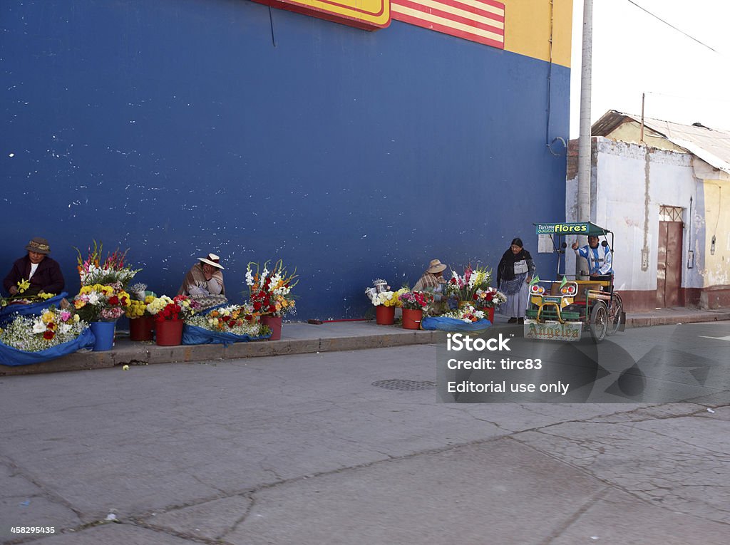 Flor sellers en Puno de carretera - Foto de stock de Acera libre de derechos