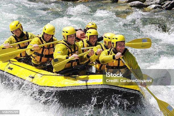 Rafting En Valsesia Foto de stock y más banco de imágenes de Accesorio de cabeza - Accesorio de cabeza, Actividad, Actividades recreativas