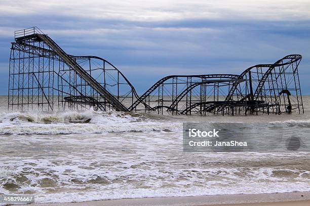 Photo libre de droit de Seaside Heights Russes Après Le Passage De Louragan Sandy banque d'images et plus d'images libres de droit de Ouragan Sandy