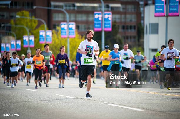 2013 Vancouver Sun Run Stockfoto und mehr Bilder von 10 000 Meter - 10 000 Meter, 2013, Aktiver Lebensstil