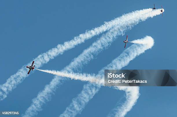 Photo libre de droit de Affichage Patrulla Aguila banque d'images et plus d'images libres de droit de Armée de l'air - Armée de l'air, Avion, Hongrie