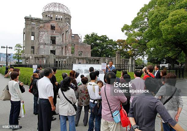 Bomba Atómica Cúpula Del Monumento A La Paz De Hiroshima Park Foto de stock y más banco de imágenes de Agrietado
