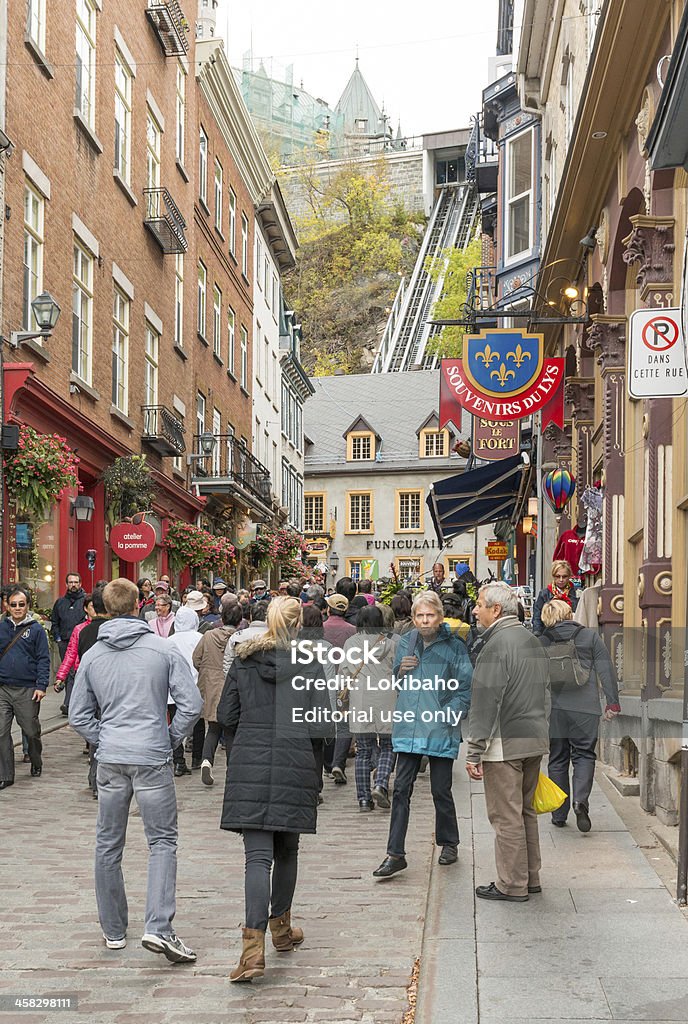 Rue Sous le Fort Old Quebec City Street - Lizenzfrei Bahngleis Stock-Foto