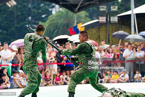 Tajwan Specjalne Siły Zbrojne Wyświetlić W Chiang Kai Shek Memori - zdjęcia stockowe i więcej obrazów 30-39 lat