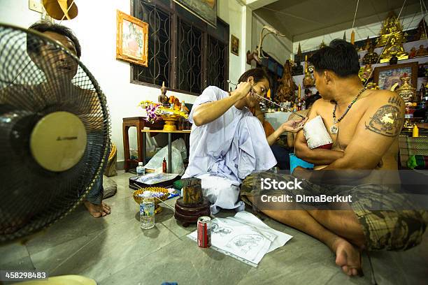 Photo libre de droit de Wai Kroo Master Journée De Cérémonies En Thaïlande banque d'images et plus d'images libres de droit de 2013 - 2013, Adulte, Asie