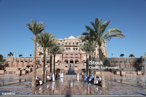 El Palacio De Los Emiratos En Abu Dhabi Foto de stock y más banco de imágenes de Abu Dabi - Abu Dabi, Aire libre, Arabesco - Estilo