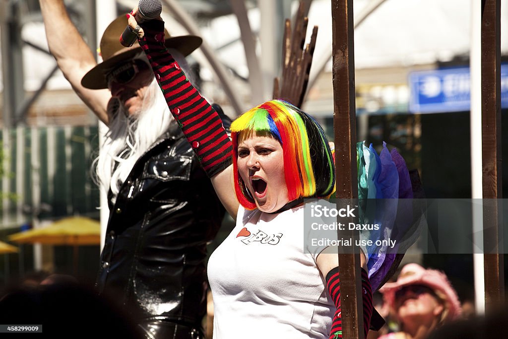Manifestazione di orgoglio Gay - Foto stock royalty-free di Abbigliamento casual