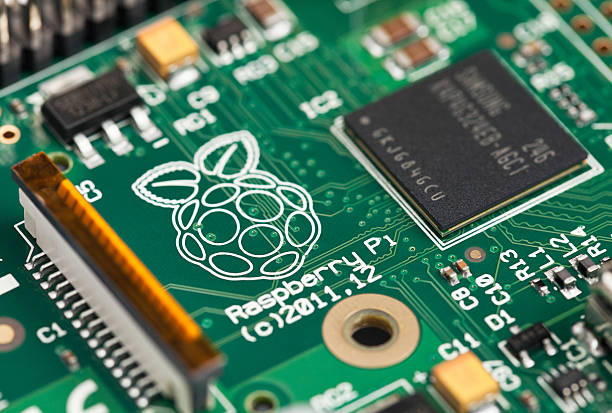 close-up of a raspberry pi - raspberry pi fotografías e imágenes de stock