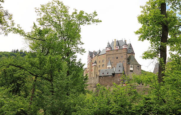 château d'eltz (château d'eltz), en allemagne. - germany fort castle german deutschemarks photos et images de collection