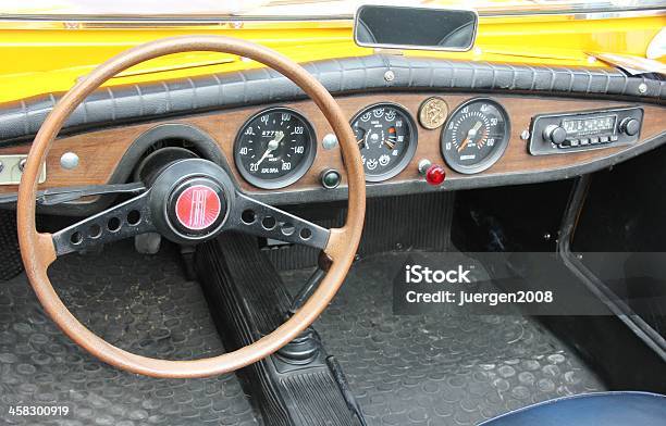 Dashboard Della Fiat 850 - Fotografie stock e altre immagini di 1950-1959 - 1950-1959, Antico - Condizione, Antico - Vecchio stile