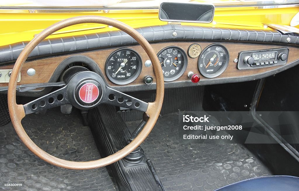 대시보드 선으로나 Fiat 850 - 로열티 프리 0명 스톡 사진