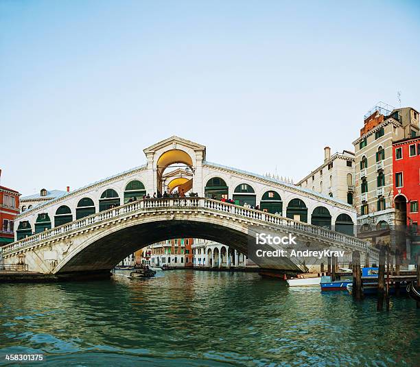 Most Rialto - zdjęcia stockowe i więcej obrazów Europa - Lokalizacja geograficzna - Europa - Lokalizacja geograficzna, Fotografika, Gondola