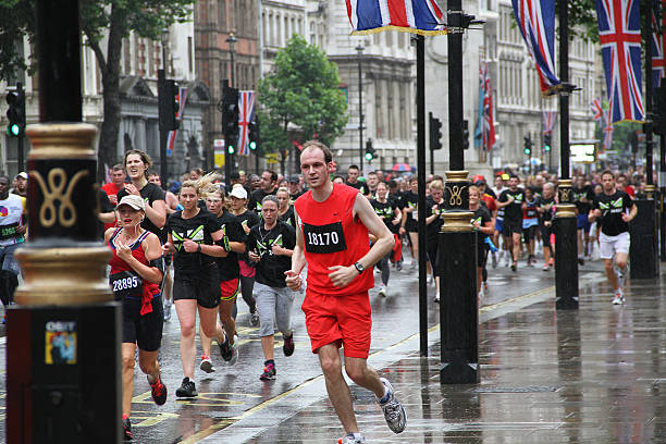 british corsa di 10 km di londra 2012 - london marathon foto e immagini stock