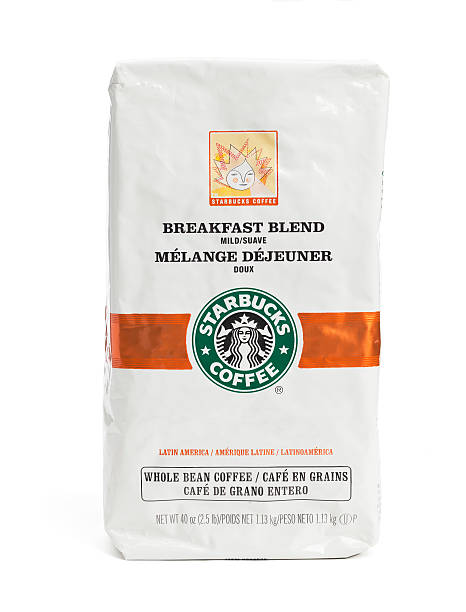 marke starbucks kaffee bohnen - starbucks coffee bean editorial stock-fotos und bilder