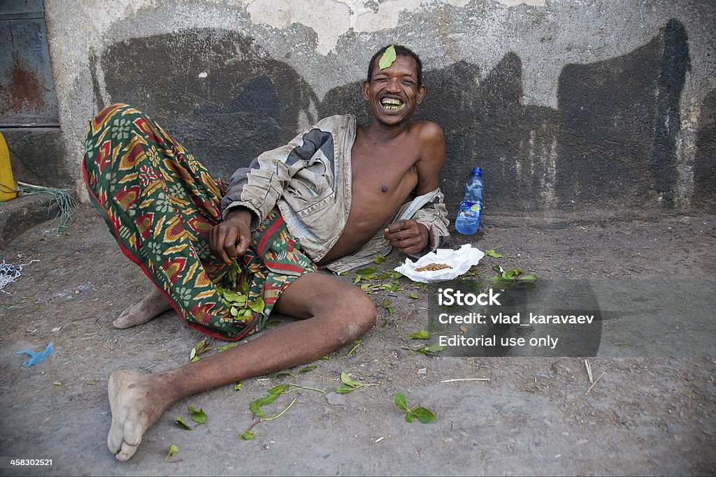 Accroc notes de discussion se trouve à une rue de Harar, l'Éthiopie. - Photo de Qat libre de droits