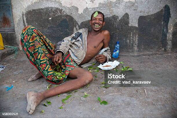 Photo libre de droit de Accroc Notes De Discussion Se Trouve À Une Rue De Harar Léthiopie banque d'images et plus d'images libres de droit de Qat