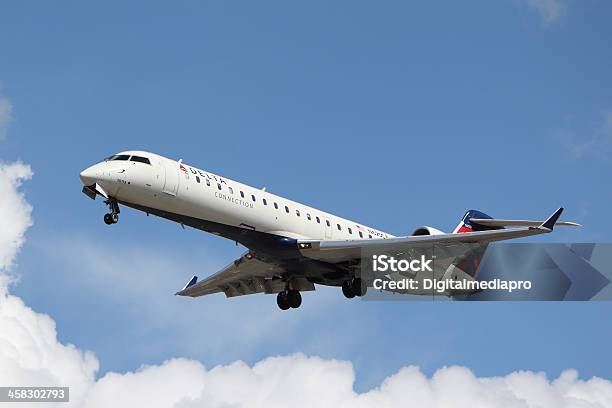 델타 커넥션 봄바디어 Crj 701 Bombardier에 대한 스톡 사진 및 기타 이미지 - Bombardier, Delta Air Lines, LA 공항