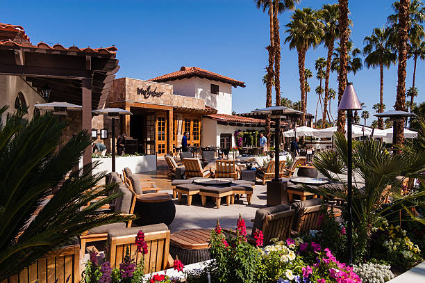 rancho las palmas resort em palm springs, ca - usa restaurant flower bed beauty in nature imagens e fotografias de stock