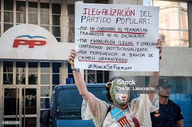 Revolucionario Fallera Foto de stock y más banco de imágenes de Autoridad - Autoridad, Comunidad autónoma valenciana, Crisis