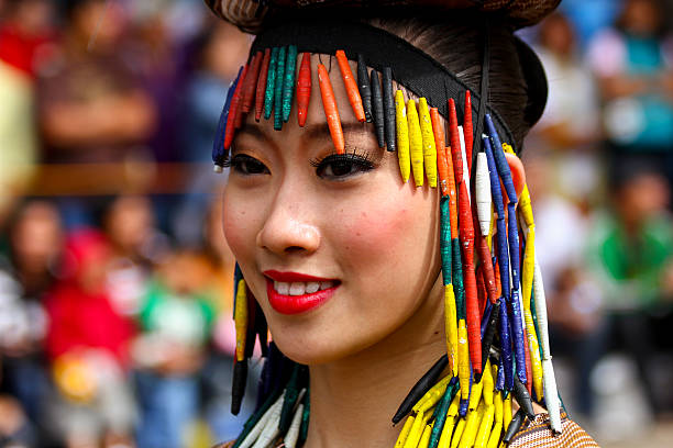 nativo mulher asiática - flower parade imagens e fotografias de stock