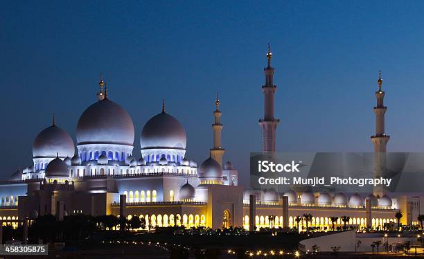 Shaik Zayed Grande Mesquita - Fotografias de stock e mais imagens de Abu Dhabi - Abu Dhabi, Arquitetura, Arábia