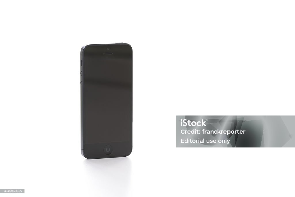 Nueva Apple Iphone 5 Aislado en blanco - Foto de stock de Color negro libre de derechos