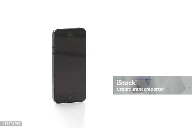 Nueva Apple Iphone 5 Aislado En Blanco Foto de stock y más banco de imágenes de Color negro - Color negro, Dispositivo de información móvil, Dispositivo de pantalla