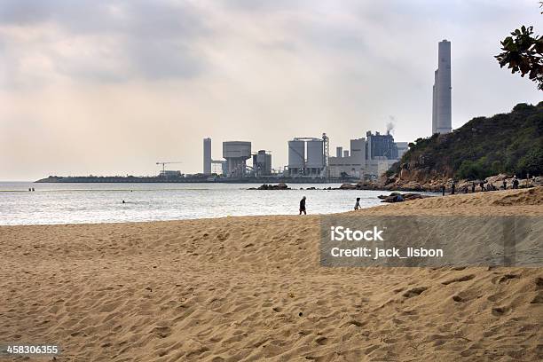 Hung Shing Yah Praia E Ilha De Lamma Central Elétrica - Fotografias de stock e mais imagens de Ao Ar Livre