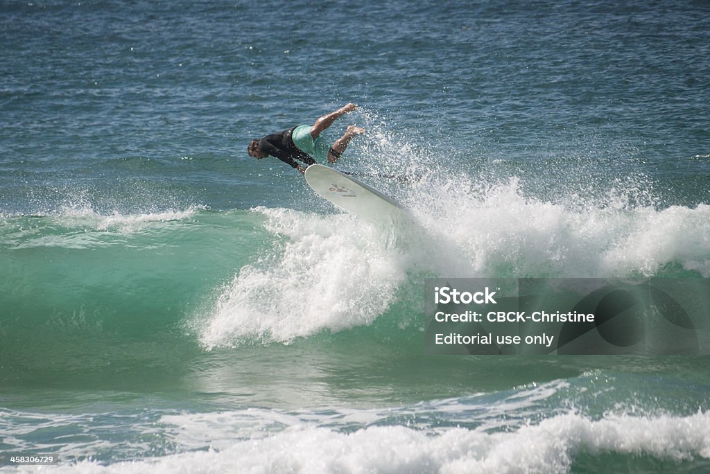 Surf momento dramático - Foto de stock de Actividad libre de derechos