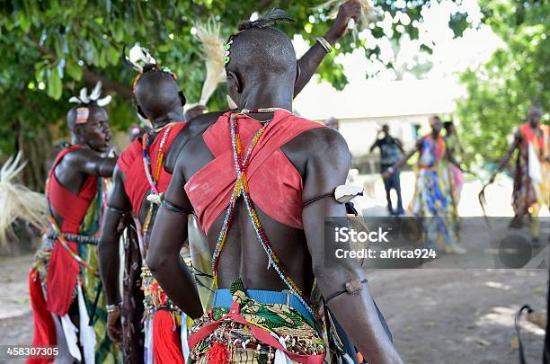 Африканские Мужчин — стоковые фотографии и другие картинки Аборигенная культура - Аборигенная культура, Африка, Африканская этническая группа