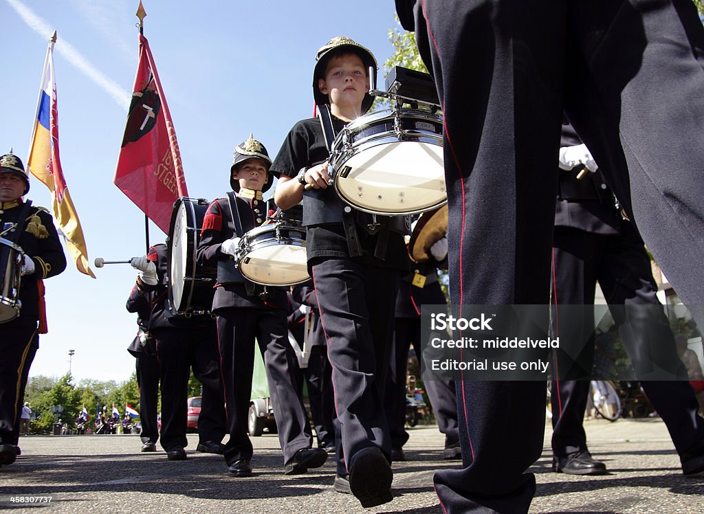 Poco membro della Parata musicale - Foto stock royalty-free di Ambientazione esterna