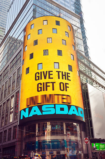 nasdaq marketsite - electronic billboard billboard sign arranging imagens e fotografias de stock