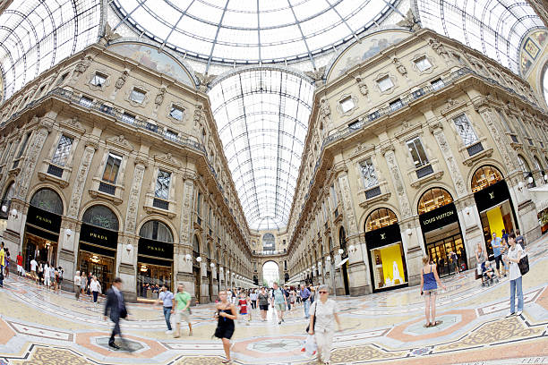 galleria vittorio emanuele ii de milan - milan italy contemporary architecture shopping photos et images de collection