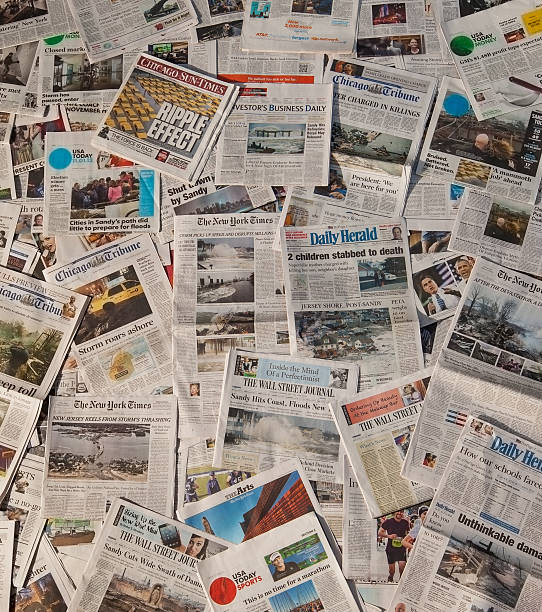 hurrikan sandy zeitung schlagzeilen - disaster natural disaster newspaper newspaper headline stock-fotos und bilder