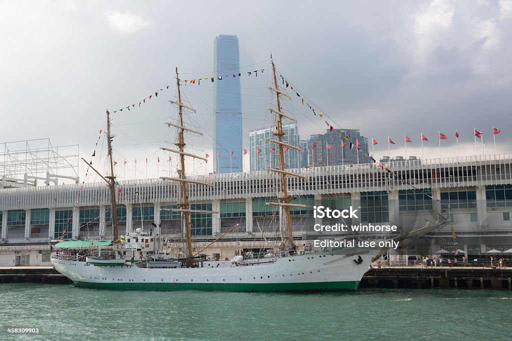ARC Gloria визитов, Гонконг - Стоковые фото Midshipman роялти-фри