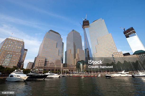 New York City Centro Di Commercio Mondialetorre Della Libertà - Fotografie stock e altre immagini di Acqua