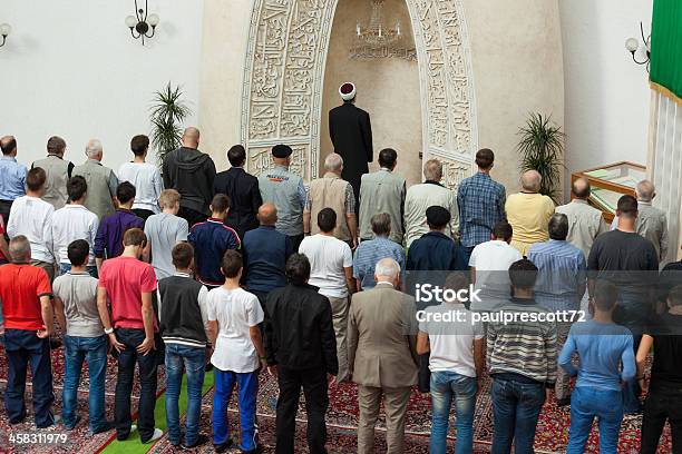 Nachmittag Gebet In Der Moschee Stockfoto und mehr Bilder von Allah - Allah, Arabeske, Architektur