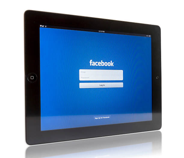 facebook に ipad 3 - ipad 3 ipad clipping path connection ストックフォトと画像