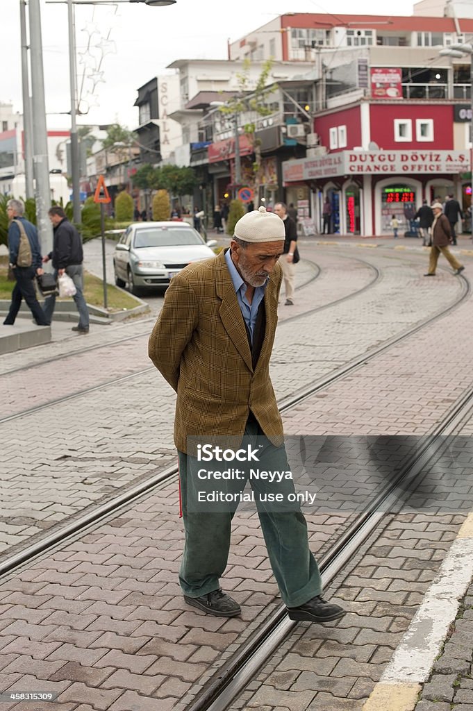 イスラム教徒の老人男性 - アクティブシニアのロイヤリティフリーストックフォト