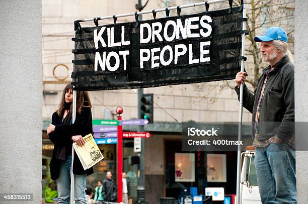 Protesto Contra Monótona - Fotografias de stock e mais imagens de Ataque Aéreo - Ataque Aéreo, Drone, Armamento