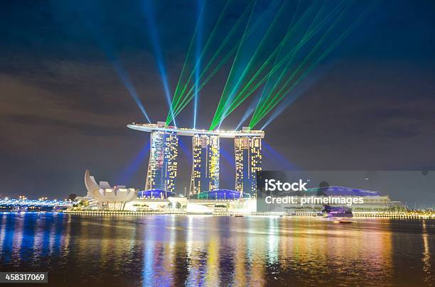 Singapore Marina Bay Sands Hotel Bunte Laserlichtshow Stockfoto und mehr Bilder von Abenddämmerung